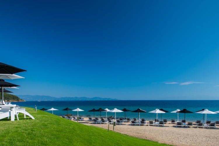 Beach and sunbeds